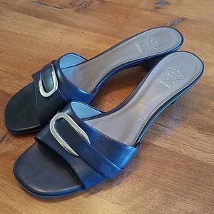 Circa Joan & David Comfort 365